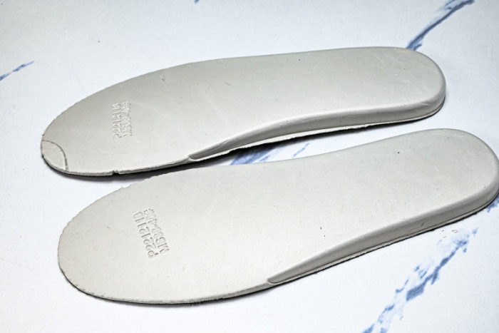 C/O​ SNEAKERS CO-041