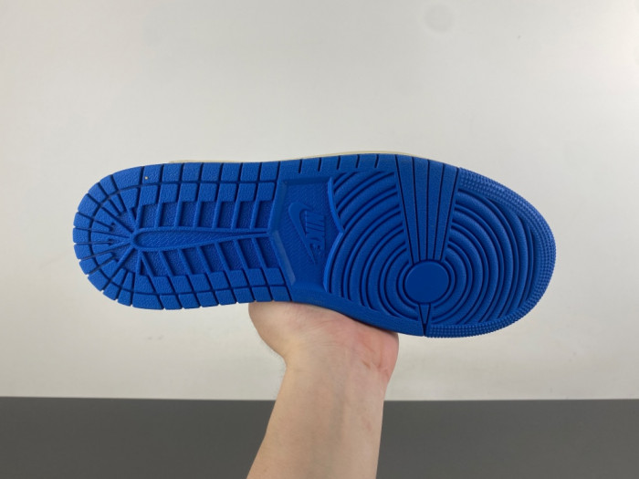 Travis Scott x Air Jordan 1 Low OG DM7866-111