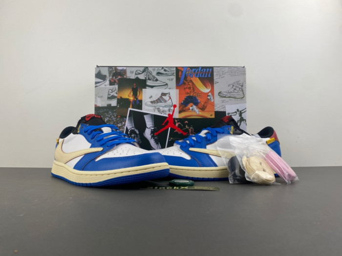 Travis Scott x Air Jordan 1 Low OG DM7866-111