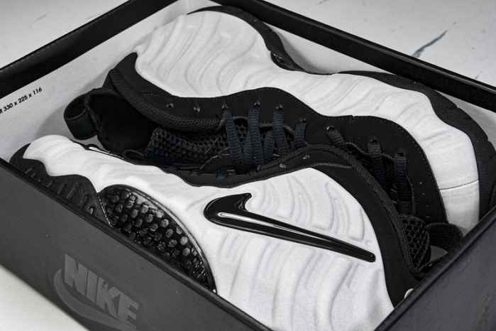 Nike Air Foamposite One “Wolf Grey” HF0794-001