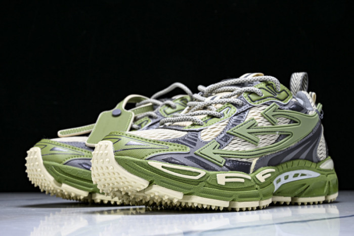 C/O​ SNEAKERS CO-045