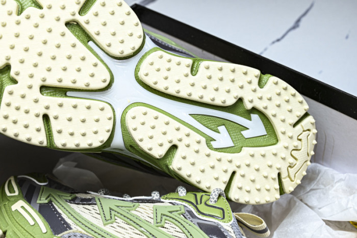 C/O​ SNEAKERS CO-045