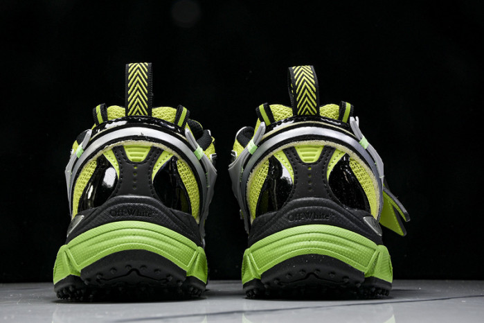 C/O​ SNEAKERS CO-027