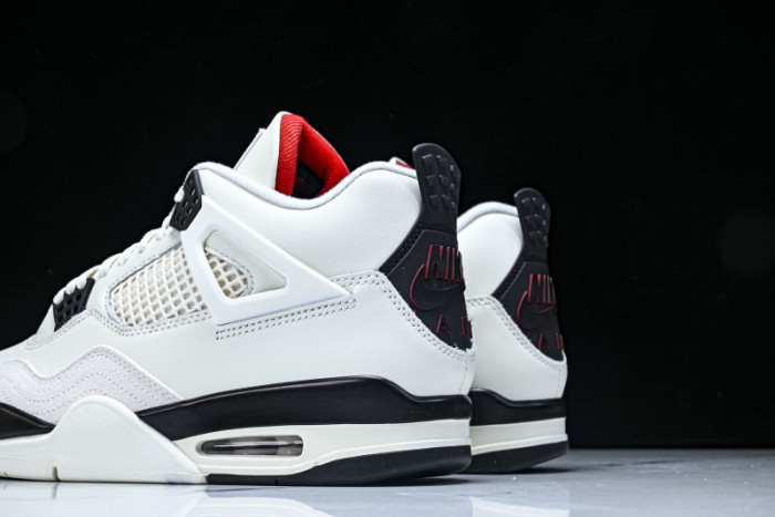 Air Jordan 4“Flight Club”Sail/Black-University Red IM4002-100