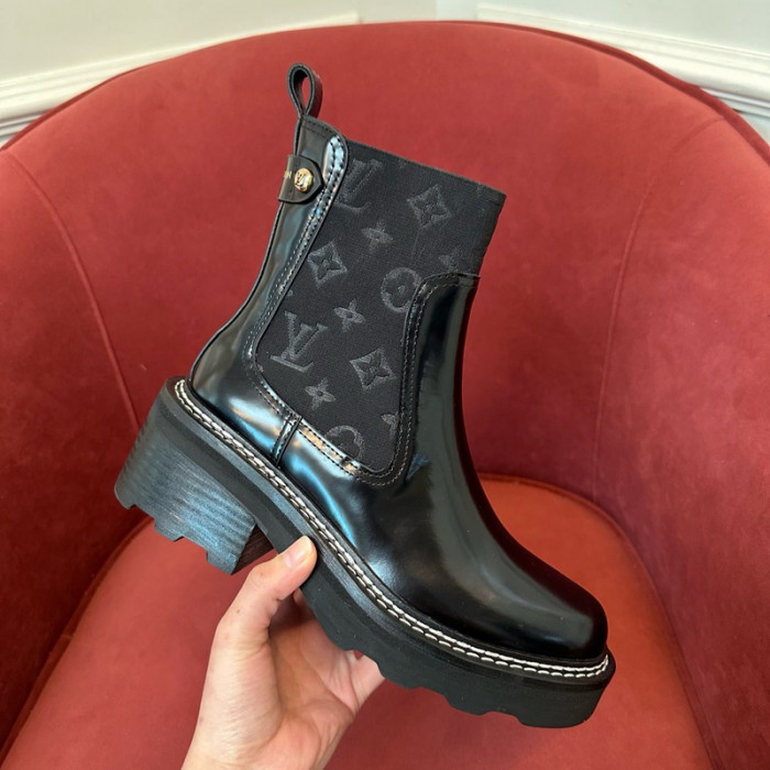 L**V**T* BOOTS LVTBS-033
