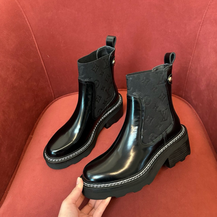 L**V**T* BOOTS LVTBS-033