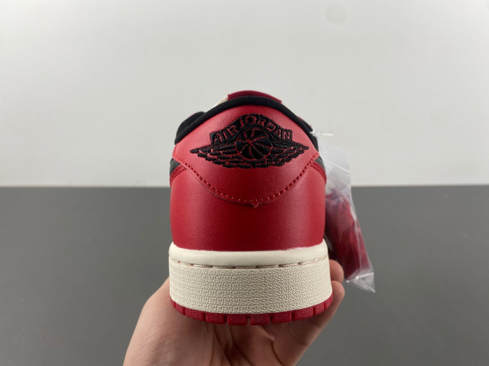 Air Jordan 1 Low OG “Chicago” HQ6998-600