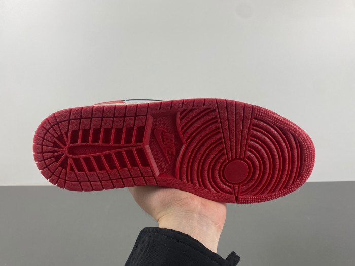 Air Jordan 1 Low OG “Chicago” HQ6998-600