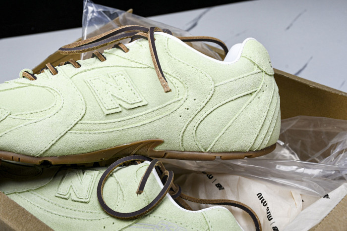 New Balance x Mi­uMi­u 530 MM-001