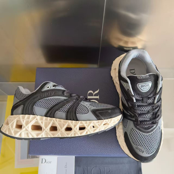 D10r x kaws b35 nxt drb35-003