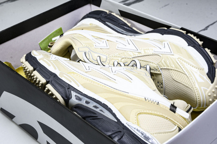 C/O​ SNEAKERS CO-029