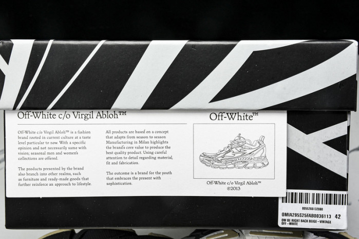C/O​ SNEAKERS CO-029