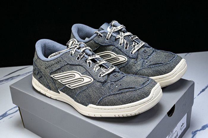 Ba1en*iaga Hamptons Worn-Out WHPDN4090