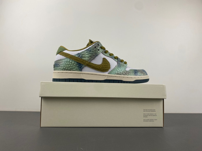 Nike Dunk Low 