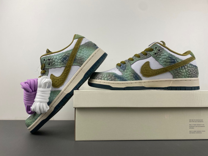 Nike Dunk Low 