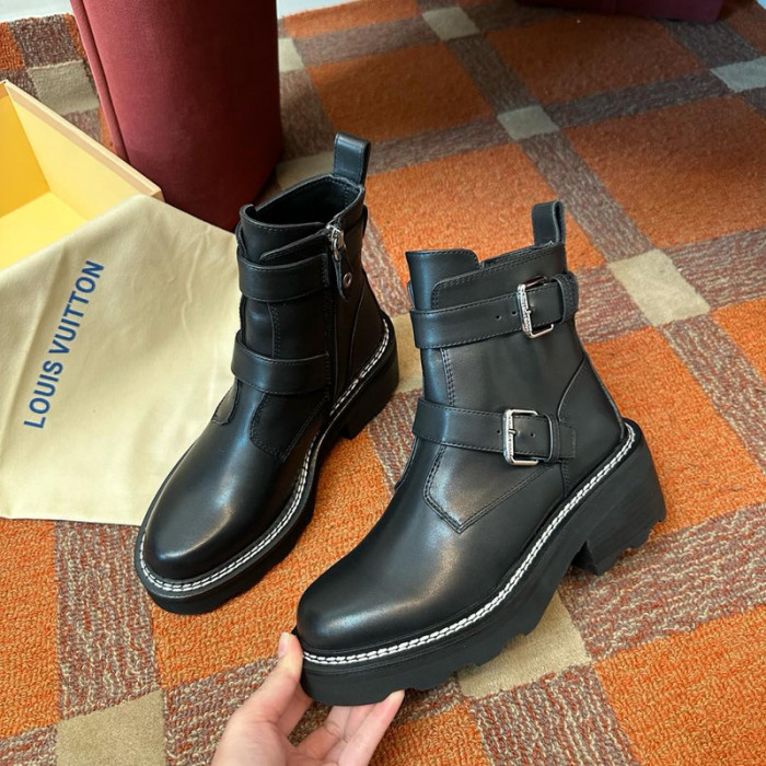 L**V**T* BOOTS LVTBS-036