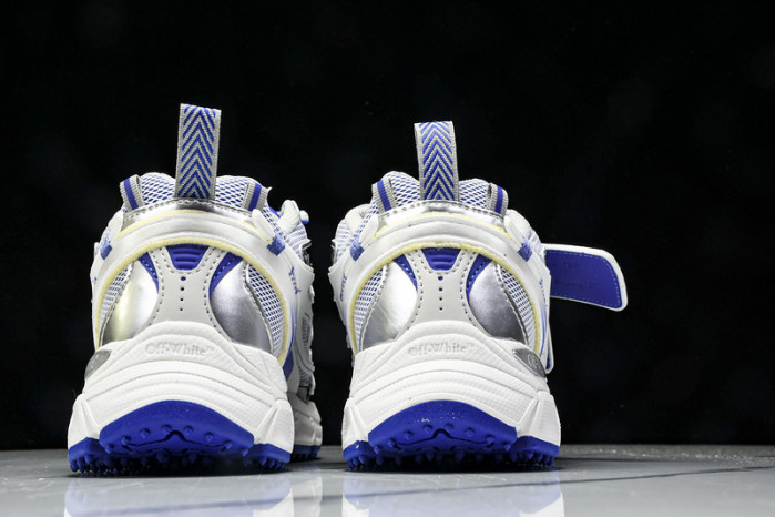 C/O​ SNEAKERS CO-022