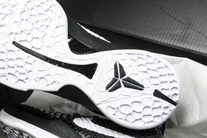 Nike Kobe 7 VI WHITE AND BLACK BLANC ET NOIR CW2190-002