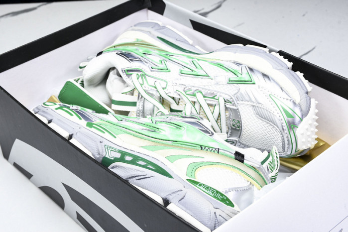 C/O​ SNEAKERS CO-023