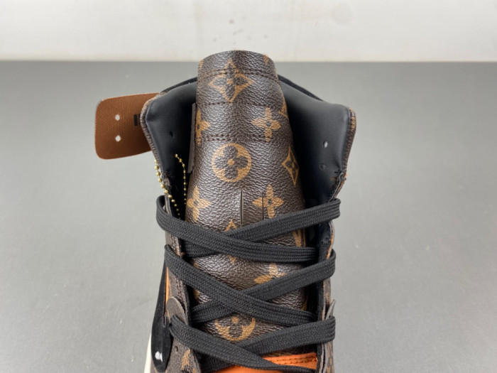 Air Jordan 1 High & LV 554724-555