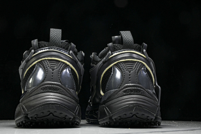 C/O​ SNEAKERS CO-012