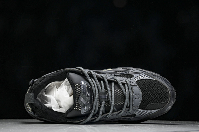 C/O​ SNEAKERS CO-012