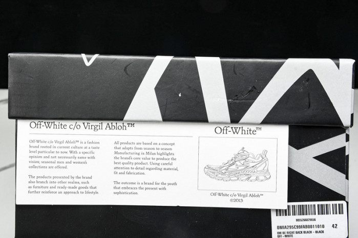 C/O​ SNEAKERS CO-012