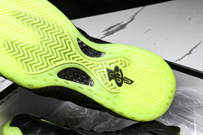 Nike Air Foamposite One “Volt” HF2902-001