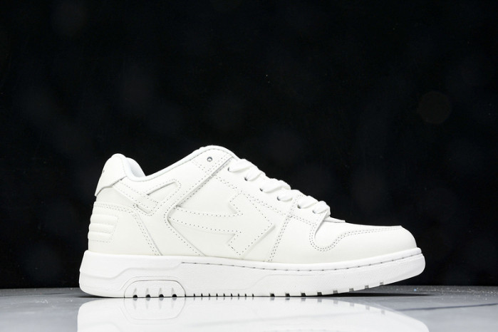 C/O​ SNEAKERS CO-024