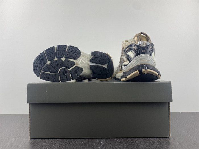 Ba*len*cia*ga track trainer  btt-022