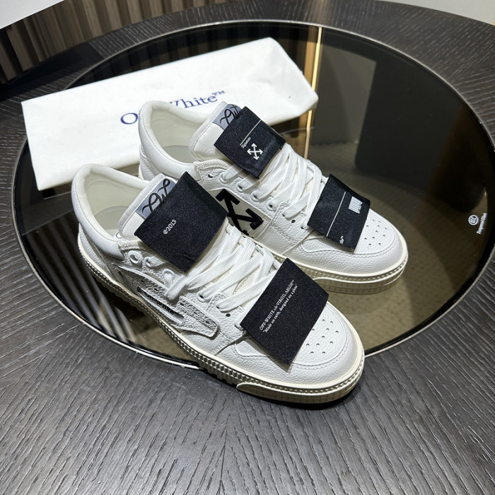C/O​ SNEAKERS CO-014
