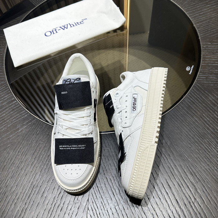 C/O​ SNEAKERS CO-014
