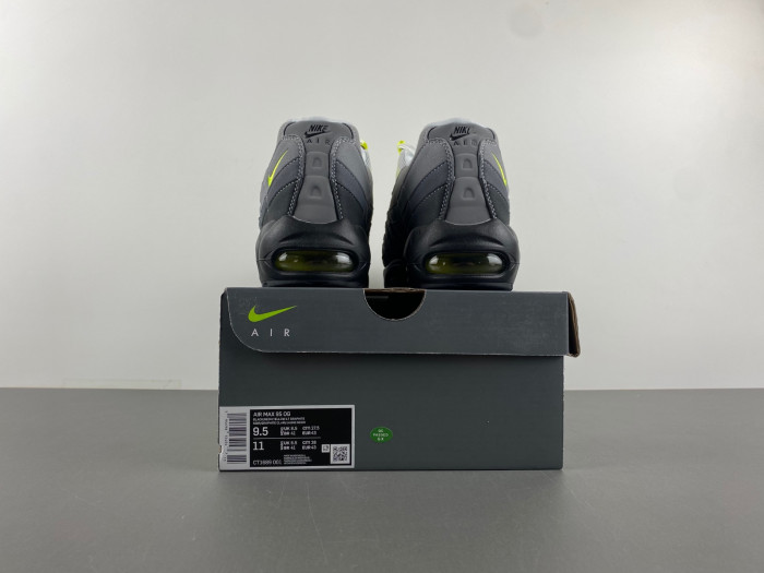 The Nike Air Max CT1689-001