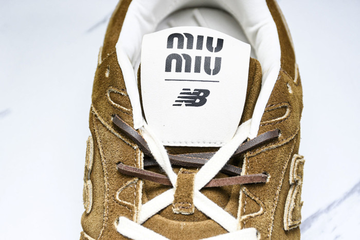 New Balance x Mi­uMi­u 530 MM-003