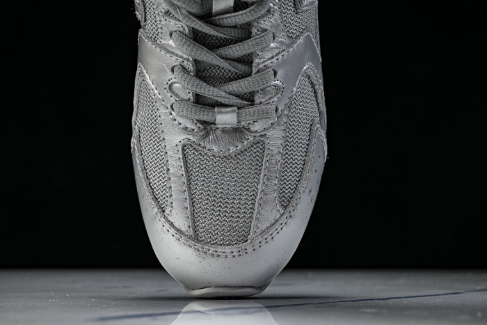 New Balance x Mi­uMi­u 530 MM-008