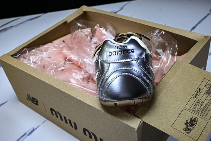 New Balance x Mi­uMi­u 530 MM-006