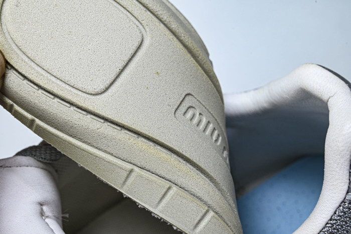 New Balance x Mi­uMi­u 530 MM-008
