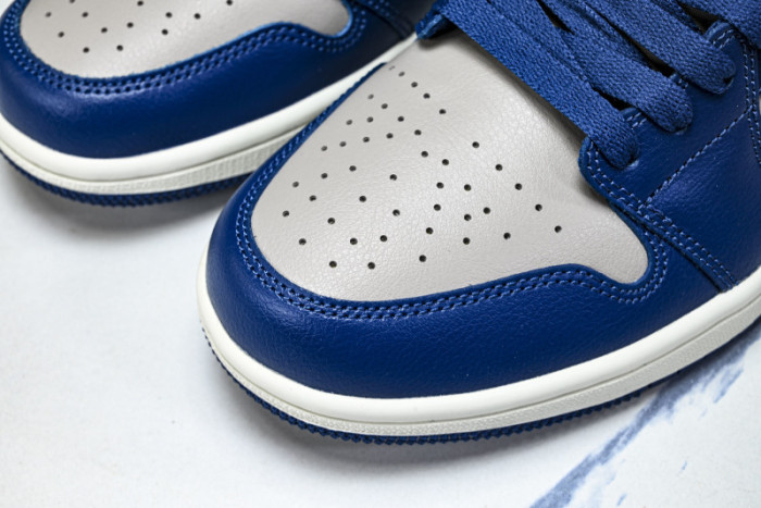 Air Jordan 1 Low DC0774-402