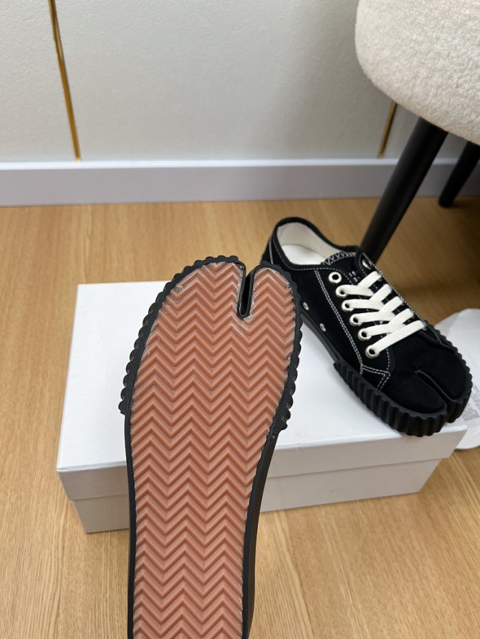 Ma*iso*n Mar*giela MAMA-0153