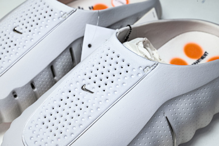 NIKE SLIDE HQ4307-003 (creamy white)
