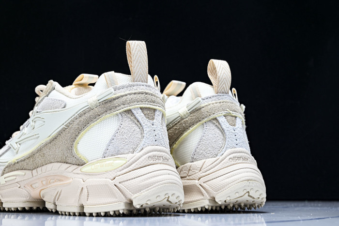 C/O​ SNEAKERS CO-063