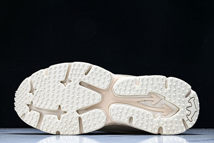 C/O​ SNEAKERS CO-063