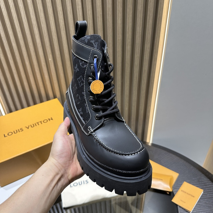 L**V**T* BOOTS LVTBS-064