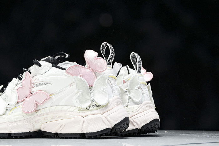 C/O​ SNEAKERS CO-013