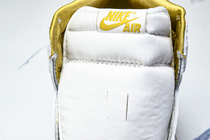 Air Jordan 1 High OG "Metallic Gold" FD2596-107