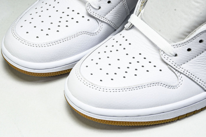 Air Jordan 1 High OG "Metallic Gold" FD2596-107
