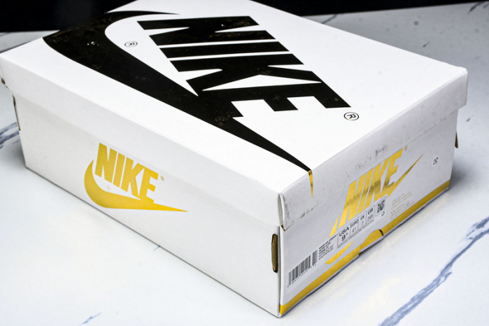 Air Jordan 1 High OG "Metallic Gold" FD2596-107
