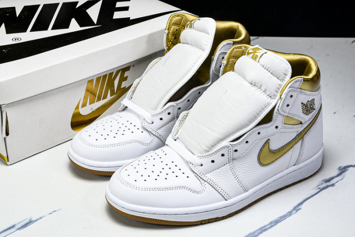 Air Jordan 1 High OG "Metallic Gold" FD2596-107